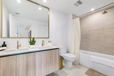 77 SE 5th St #3305, Miami, FL 33131 - Photo 9