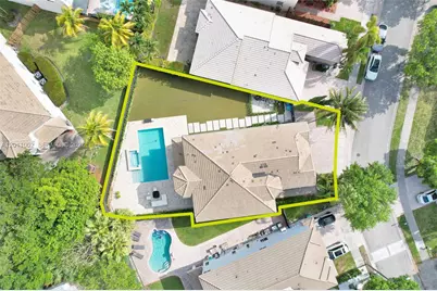 10762 NW 71st St, Doral, FL 33178 - Photo 7