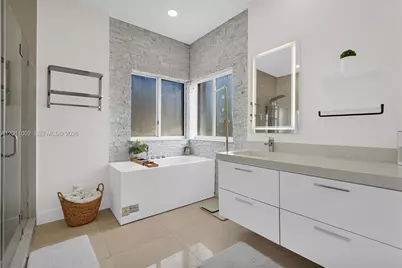 10762 NW 71st St, Doral, FL 33178 - Photo 45