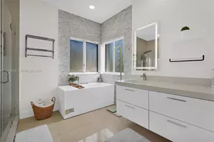10762 NW 71st St, Doral, FL 33178 - Photo 45