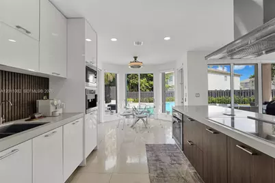 10762 NW 71st St, Doral, FL 33178 - Photo 39
