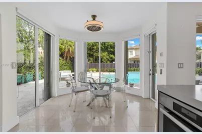 10762 NW 71st St, Doral, FL 33178 - Photo 27