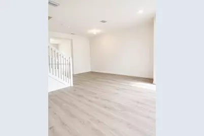 925 NE 211th St #925, Miami, FL 33179 - Photo 3