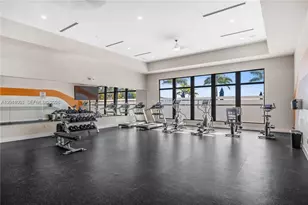 925 NE 211th St, Miami, FL 33179 - Photo 13