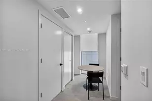 121 NE 5th St, Miami, FL 33132 - Photo 5