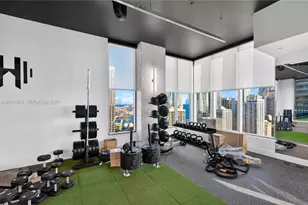 121 NE 5th St, Miami, FL 33132 - Photo 25