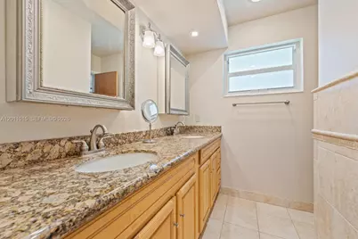 81 NW 18th St, Homestead, FL 33030 - Photo 21