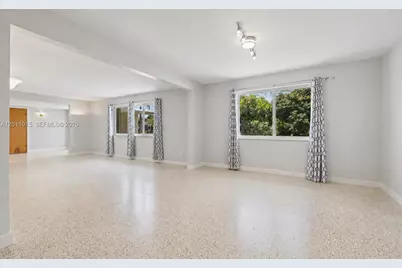 81 NW 18th St, Homestead, FL 33030 - Photo 9
