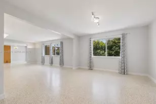 81 NW 18th St, Homestead, FL 33030 - Photo 9