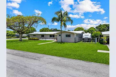 81 NW 18th St, Homestead, FL 33030 - Photo 3