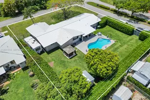 81 NW 18th St, Homestead, FL 33030 - Photo 5