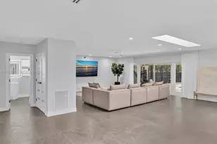 840 S Southlake Dr, Hollywood, FL 33019 - Photo 13