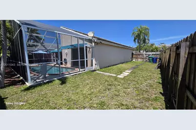 18516 NW 56th Ave, Miami Gardens, FL 33055 - Photo 17