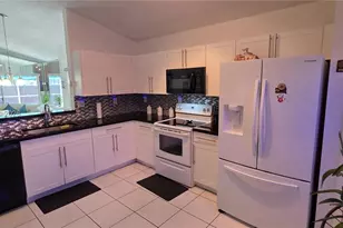 18516 NW 56th Ave, Miami Gardens, FL 33055 - Photo 9