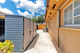 16037 NW 77th Pl, Miami Lakes, FL 33016 - Photo 21