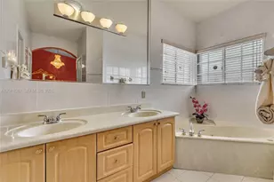 16037 NW 77th Pl, Miami Lakes, FL 33016 - Photo 25