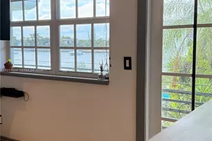 8600 Byron Ave, Miami Beach, FL 33141 - Photo 27