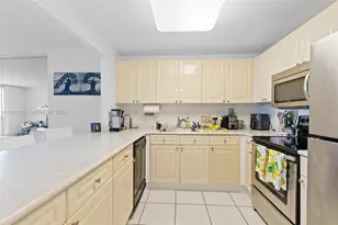 2301 Collins Ave, Miami Beach, FL 33139 - Photo 9