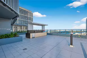 121 NE 5th St, Miami, FL 33132 - Photo 23