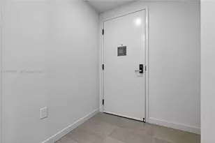 121 NE 5th St, Miami, FL 33132 - Photo 3
