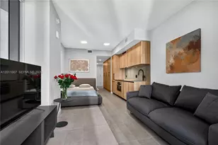 121 NE 5th St, Miami, FL 33132 - Photo 11