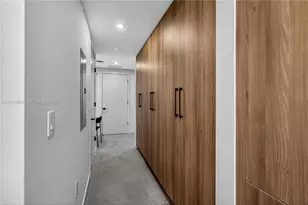 121 NE 5th St, Miami, FL 33132 - Photo 7