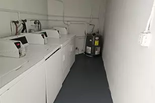 211 Lake Pointe Dr, Oakland Park, FL 33309 - Photo 19
