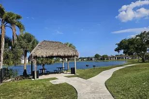 211 Lake Pointe Dr, Oakland Park, FL 33309 - Photo 25