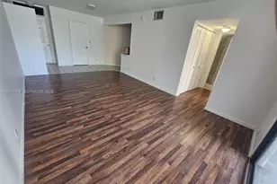 211 Lake Pointe Dr, Oakland Park, FL 33309 - Photo 5