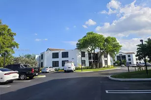 211 Lake Pointe Dr, Oakland Park, FL 33309 - Photo 19