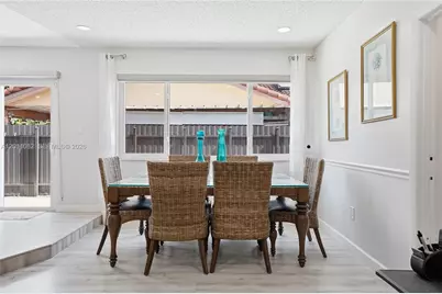 20102 NW 62nd Ave, Hialeah, FL 33015 - Photo 21