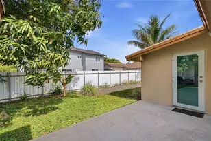 20102 NW 62nd Ave, Miami, FL 33015 - Photo 33