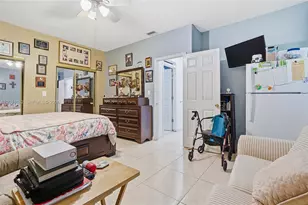 20102 NW 62nd Ave, Hialeah, FL 33015 - Photo 41