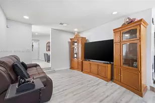 20102 NW 62nd Ave, Miami, FL 33015 - Photo 17