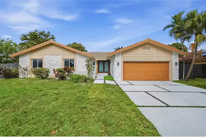 20102 NW 62nd Ave, Hialeah, FL 33015 - Photo 3