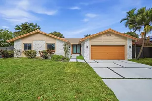 20102 NW 62nd Ave, Hialeah, FL 33015 - Photo 3