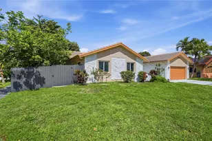 20102 NW 62nd Ave, Hialeah, FL 33015 - Photo 7