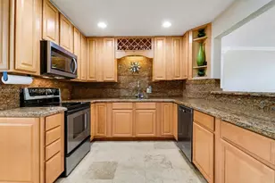 19049 SE Robert Dr, Jupiter, FL 33469 - Photo 9