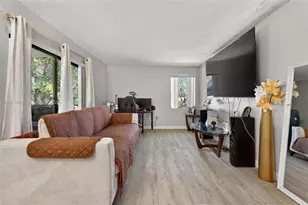 10845 NW 7th St, Miami, FL 33172 - Photo 15