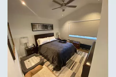 101 NE 8th Ave #3, Fort Lauderdale, FL 33301 - Photo 9