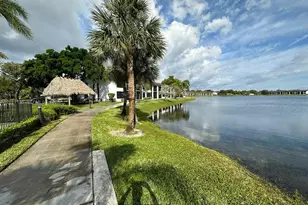 210 Lake Pointe Dr, Oakland Park, FL 33309 - Photo 9