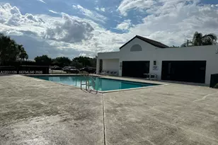 210 Lake Pointe Dr, Oakland Park, FL 33309 - Photo 3