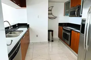 1800 N Bayshore Dr, Miami, FL 33132 - Photo 9