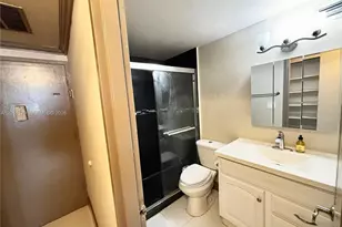 999 Brickell Bay Dr, Miami, FL 33131 - Photo 3