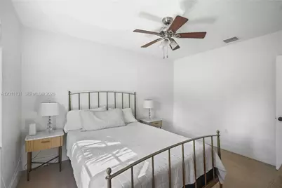 9500 N Miami Ave, Miami Shores, FL 33150 - Photo 23