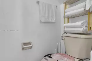 8031 W 36th Ave, Hialeah, FL 33018 - Photo 25