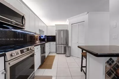 595 Racquet Club Rd #74-19, Weston, FL 33326 - Photo 3