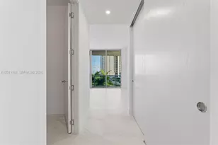 17550 Collins, Sunny Isles Beach, FL 33160 - Photo 9