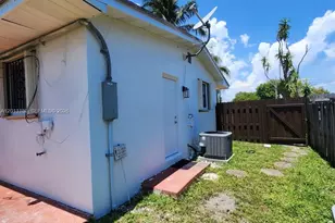 1180 NE 185th St, Miami, FL 33169 - Photo 17
