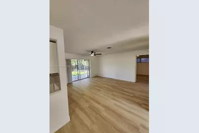 1180 NE 185th St #1180, Miami, FL 33169 - Photo 5